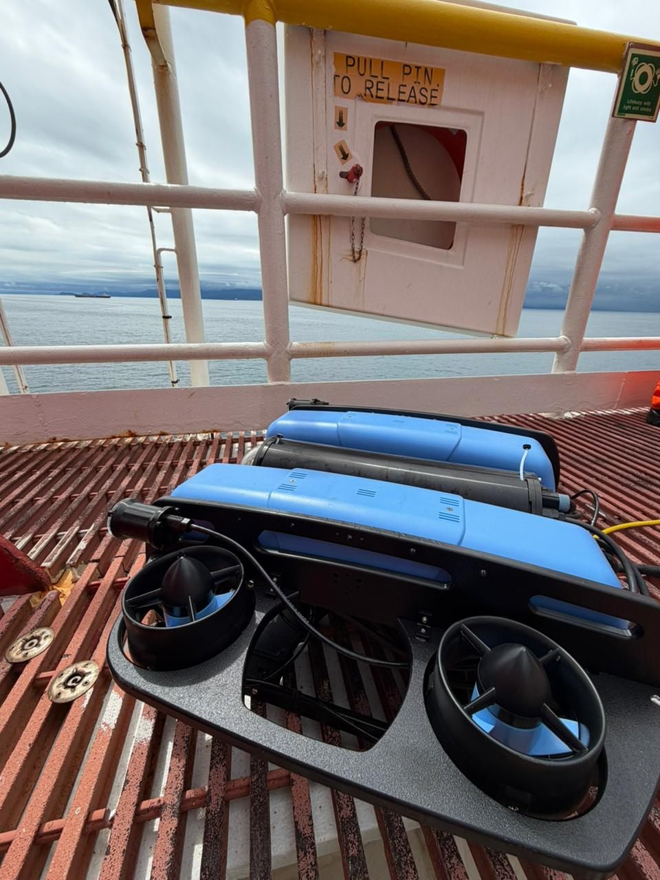 Equipamento ROV no convés